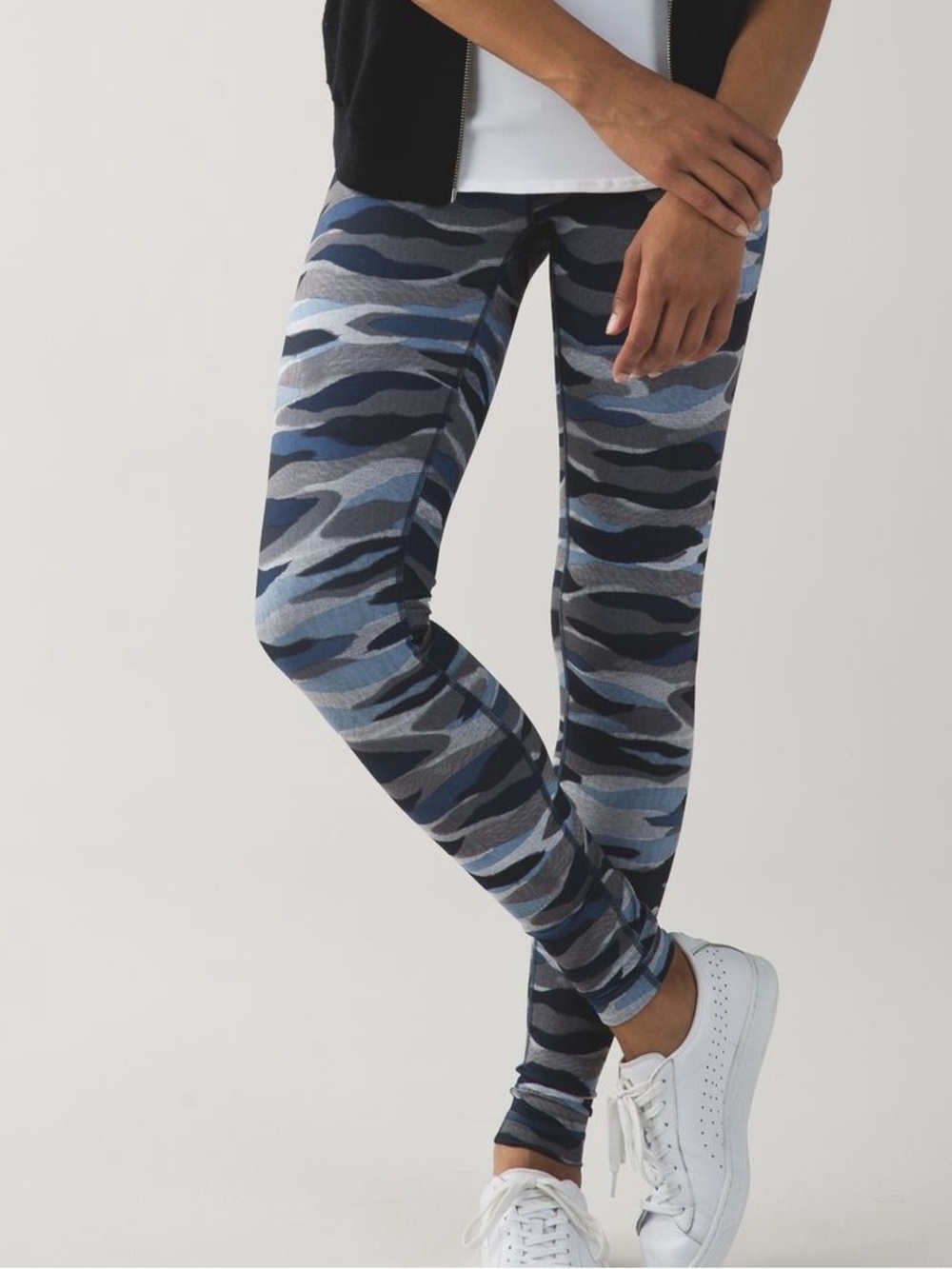 Lululemon Wunder Under Mini Coast Camo Deep Navy Leggings Size 2 Blue Gray 22”